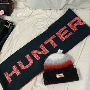 Hunter Black and Red Scarf and Beanie Set